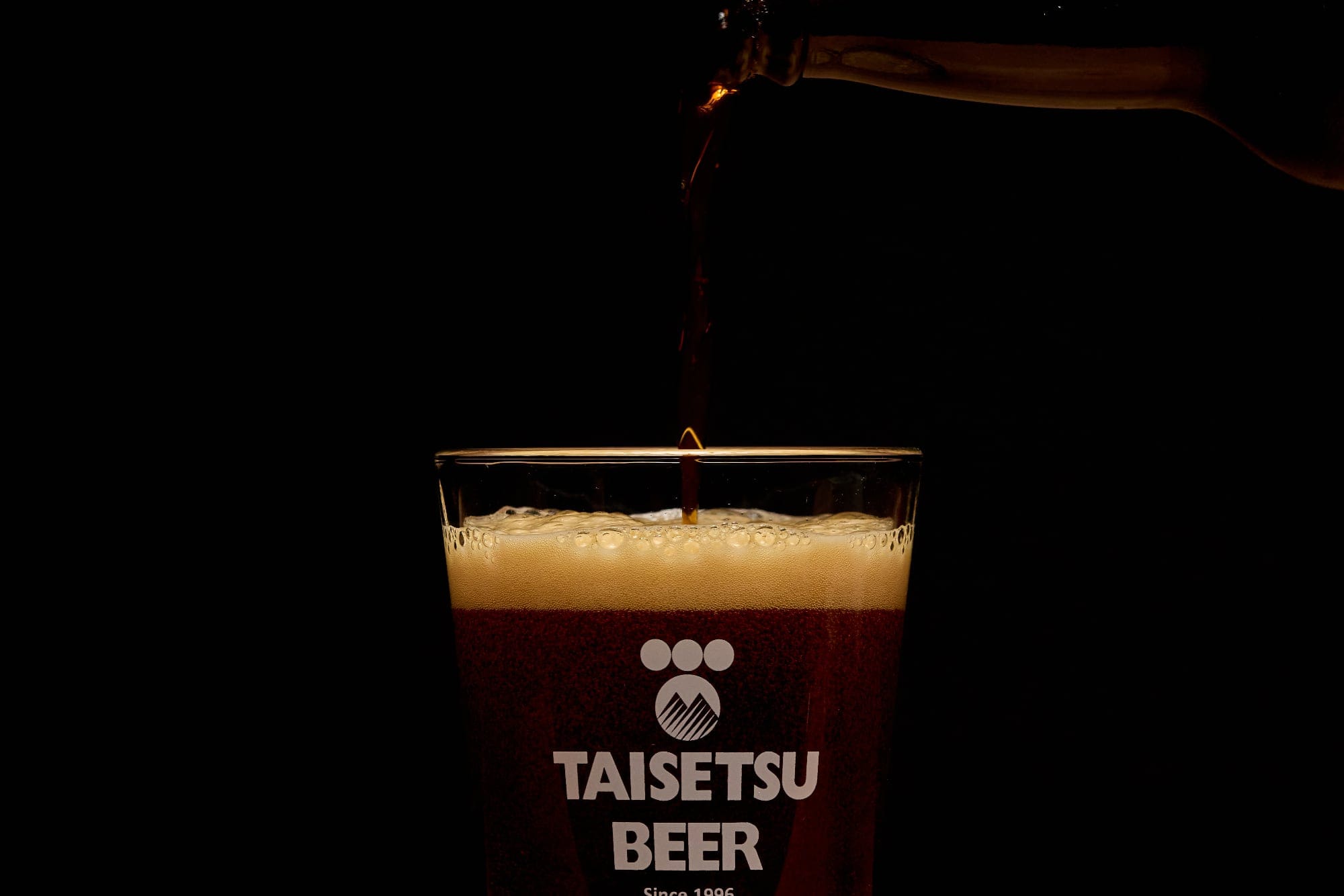 大雪地ビール館|飲食ご利用でグラスビール１杯サービス