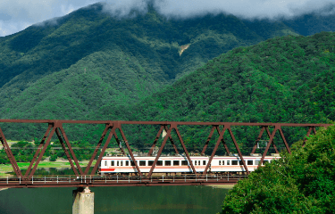 野岩鉄道全線が1日乗り降り自由となるお得なフリーきっぷです。